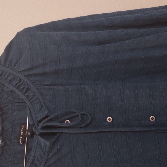 PRE OWNED LANE BRYANT LONG SLEEVE SHIRT COLOR FOREST GREEN SIZE 18/20 - Picture 4 of 12